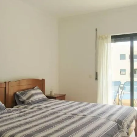 Cosy Flat, Salgados Village アパート ギーア